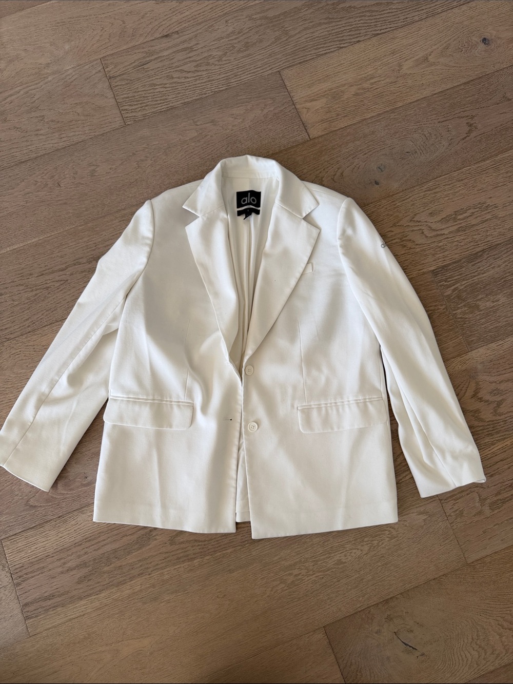 ALO Yoga Women’s Cream Single-Button Over sized Blazer